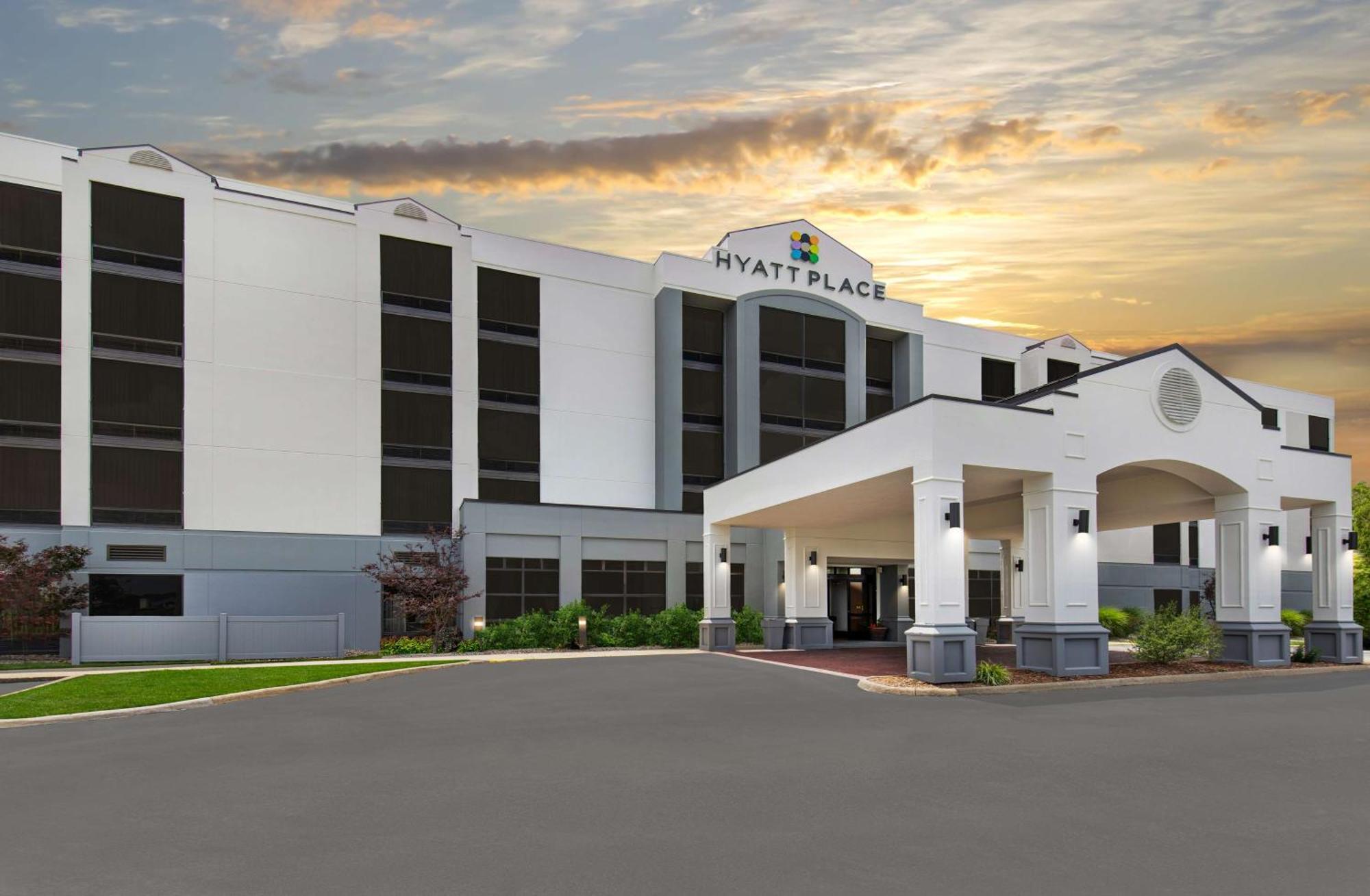 Hyatt Place Louisville-East Экстерьер фото