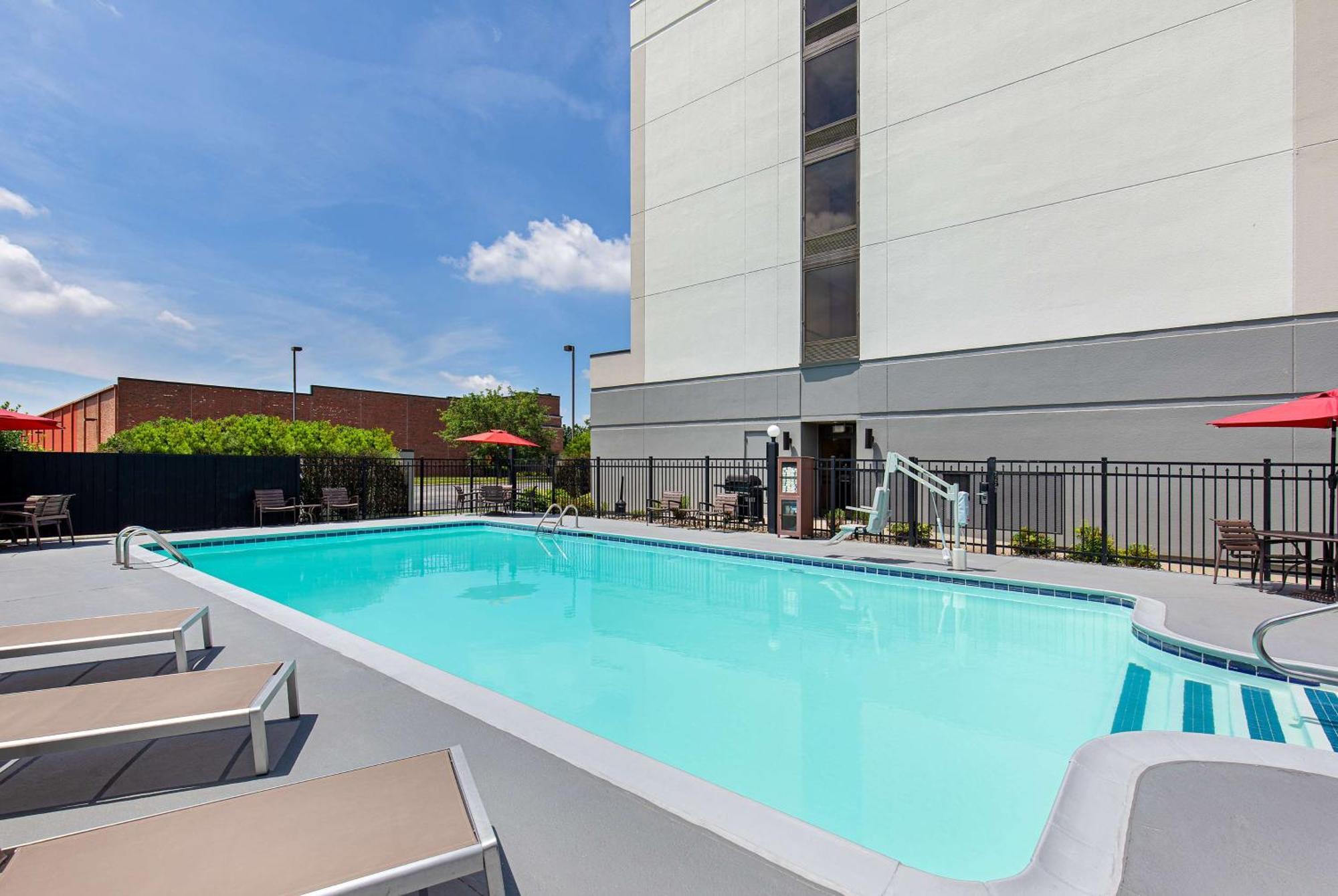Hyatt Place Louisville-East Экстерьер фото
