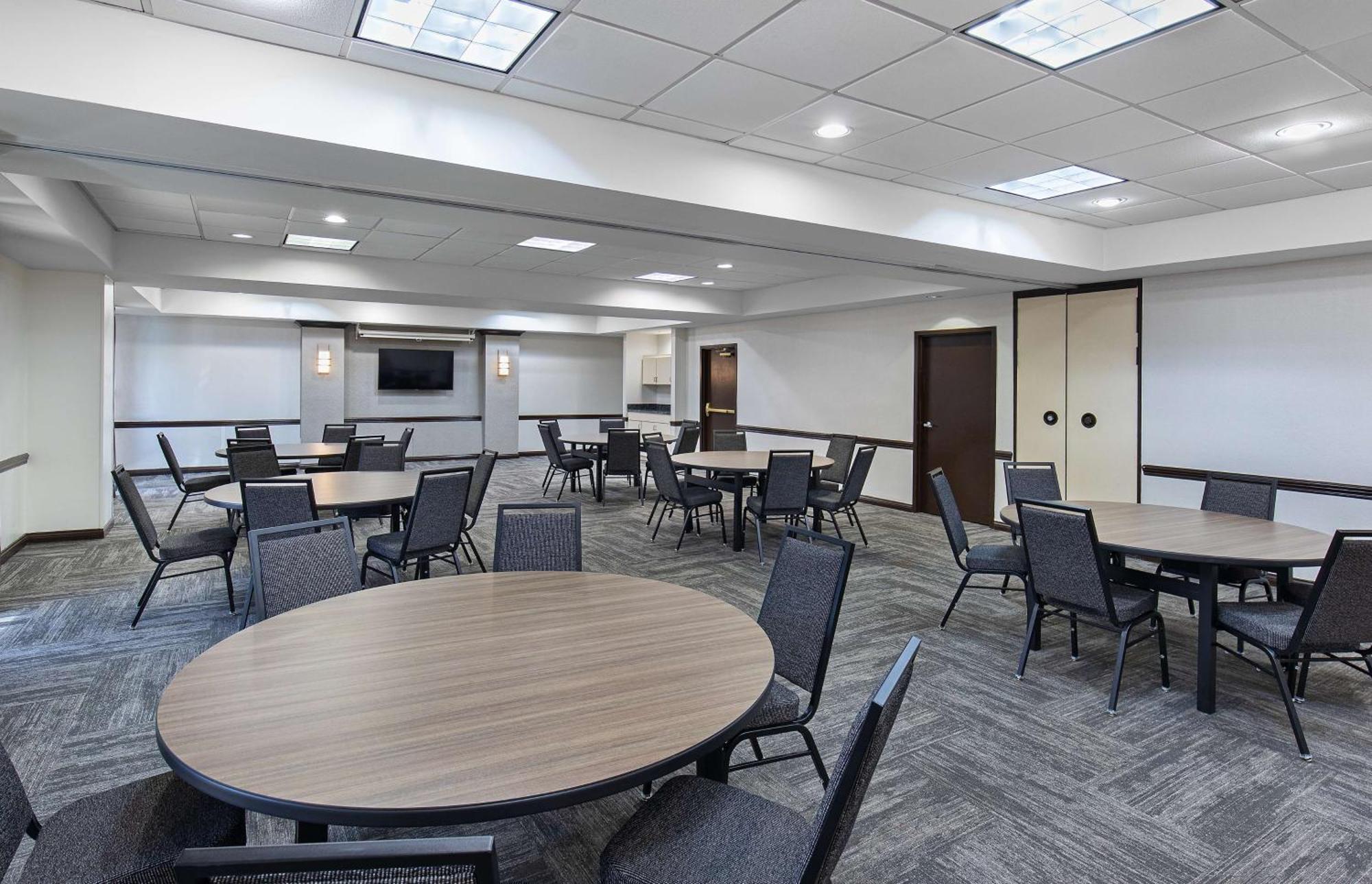 Hyatt Place Louisville-East Экстерьер фото