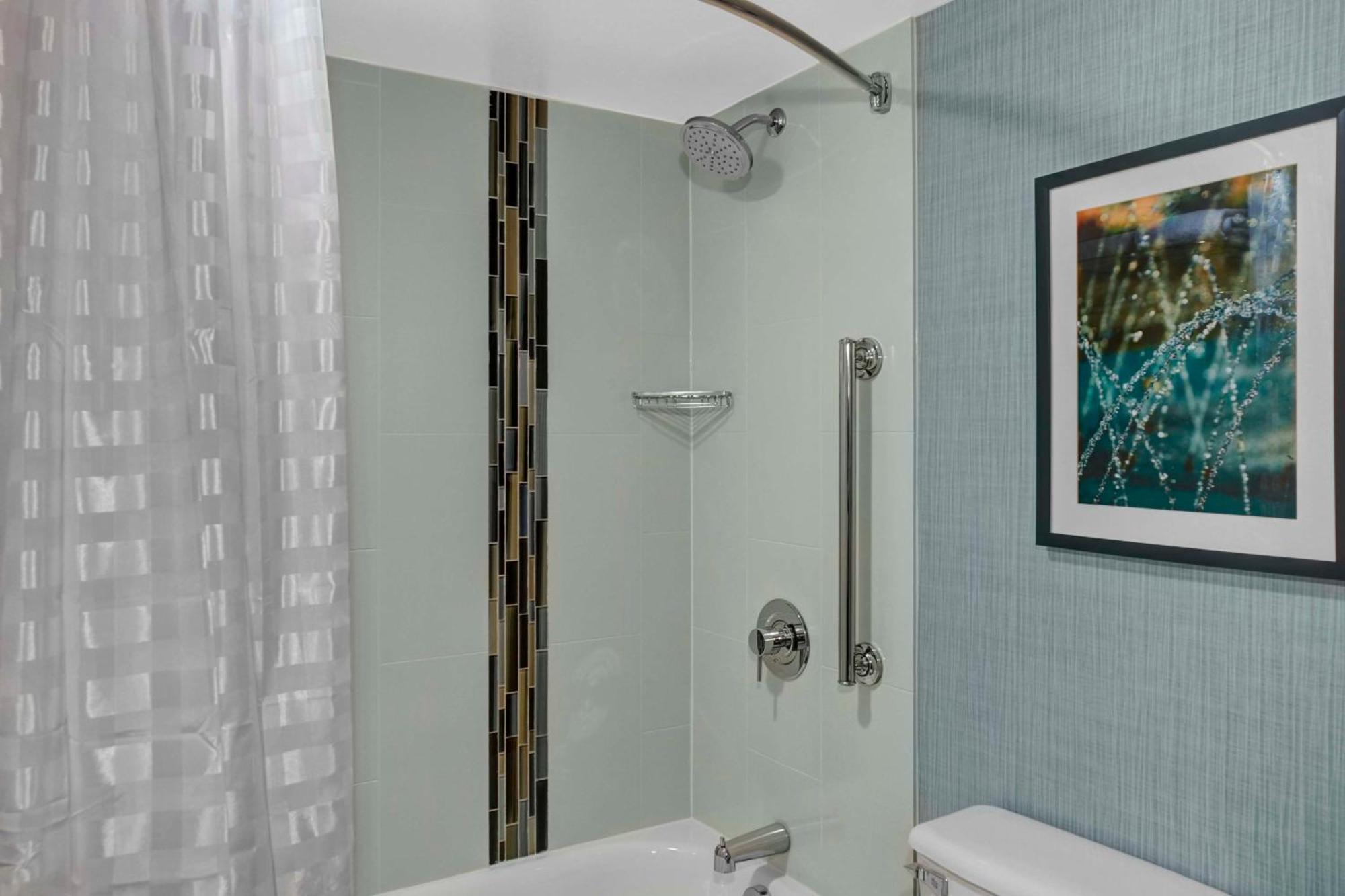 Hyatt Place Louisville-East Экстерьер фото