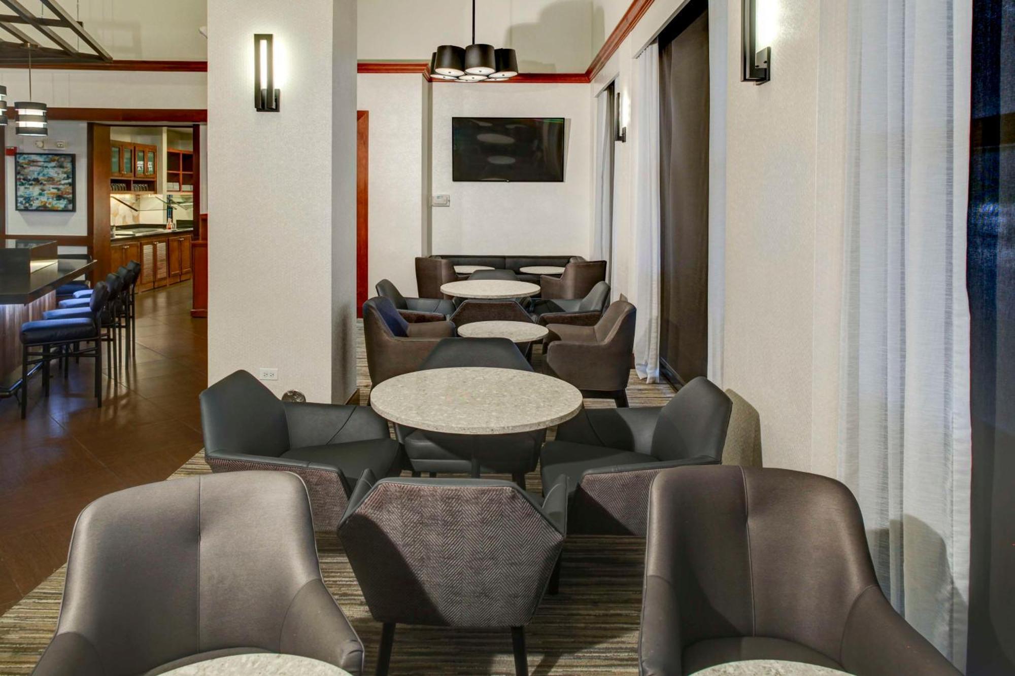 Hyatt Place Louisville-East Экстерьер фото